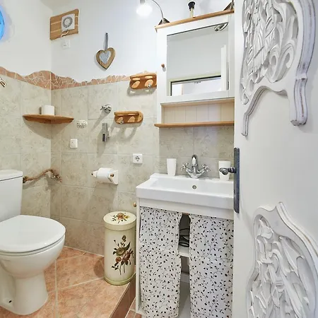 Milly Apartment